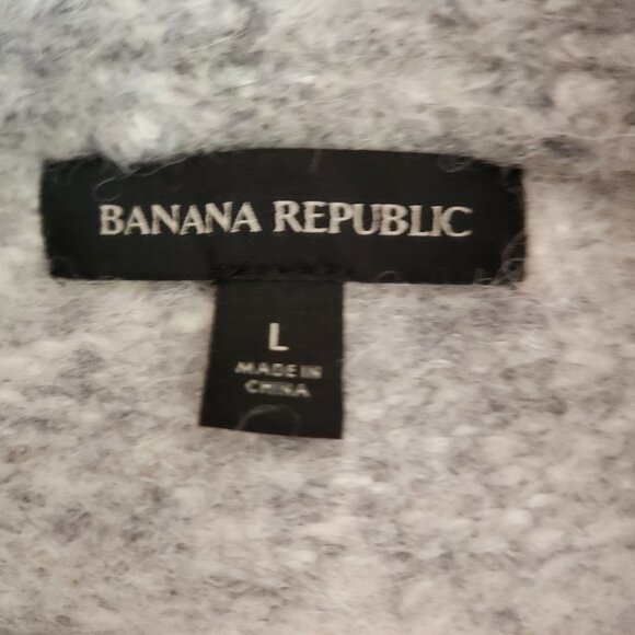Beautiful Banana Republic Sweater - Picture 3 of 5